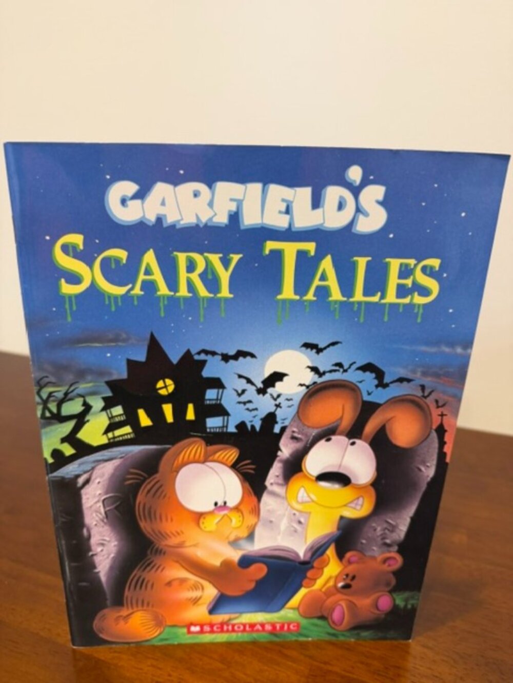 VINTAGE Garfield Scary Tales Book Scholastic Paperback 2003.
